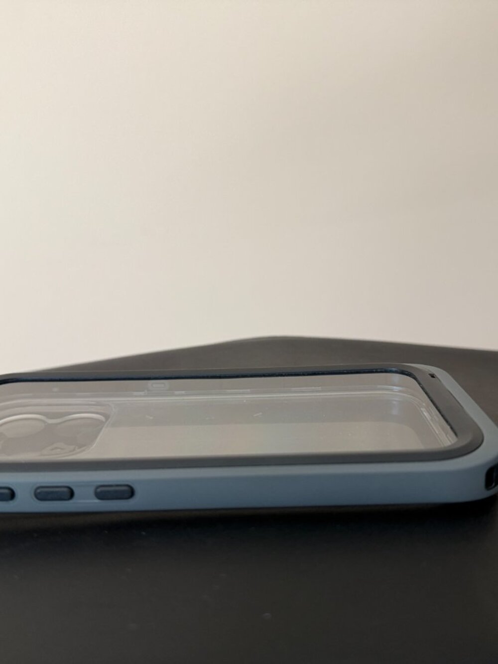 Catalyst iPhone 14 Pro Waterproof Case - Picture 7 of 15